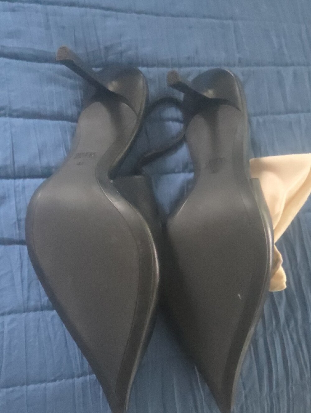 Classic Black Pointed Slingback Heels - Picture 5 of 9